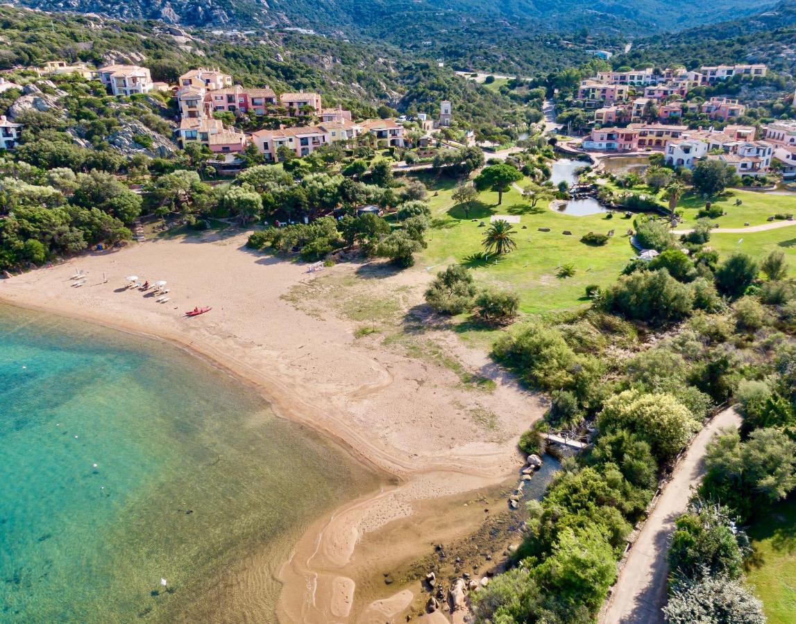 Residence Con Piscina A Liscia Di Vacca, 350 Mt Dal Mare, 3 Km Da Porto Cervo エクステリア 写真