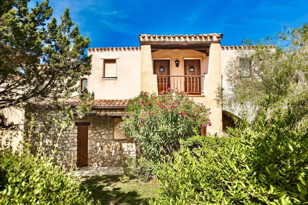 Residence Con Piscina A Liscia Di Vacca, 350 Mt Dal Mare, 3 Km Da Porto Cervo エクステリア 写真